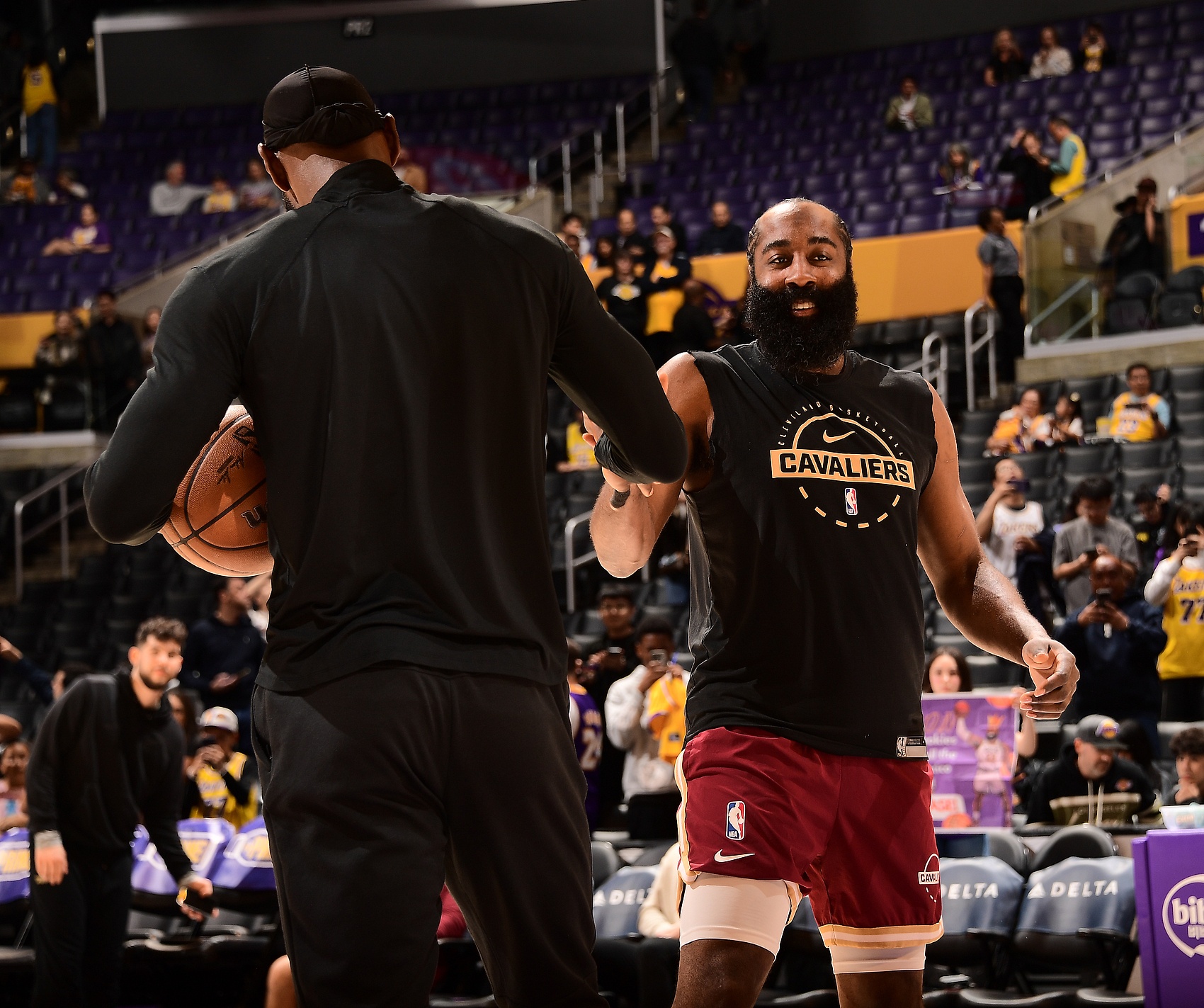 Windhorst：哈登愿签三年降薪合同，助骑士腾空间低价签詹姆斯