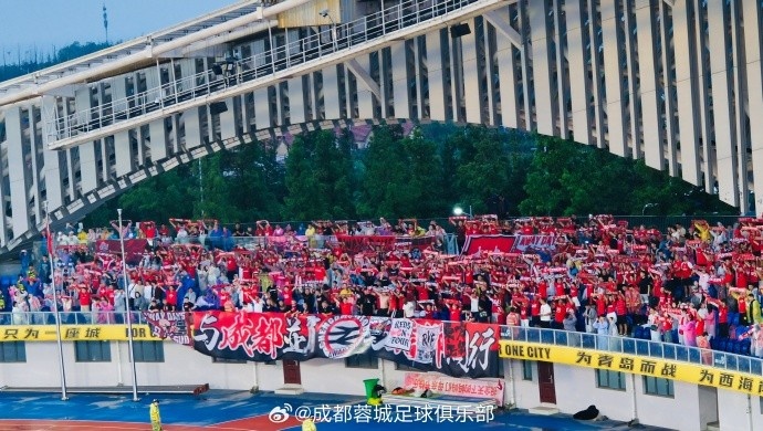 阿洛伊西:失误致丢球 贺一然胡荷韬各守一边 阿洛伊西:失误致丢球 贺一然胡荷韬各守一边