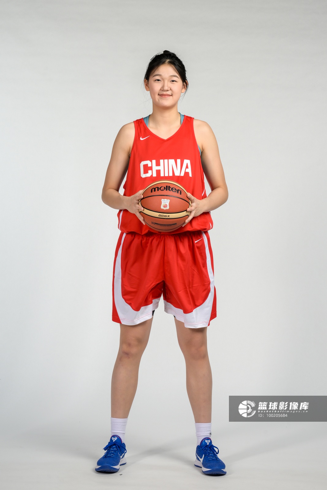 孙晗昀半场11中3手感冰凉 三分5中0成中国女篮进攻哑火缩影