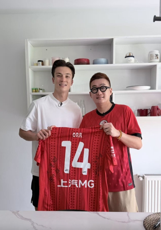 安永佳:坐替补席就加练,进球后掩耳回应“中国香港C罗” 安永佳:坐替补席就加练,进球后掩耳回应“中国香港C罗”