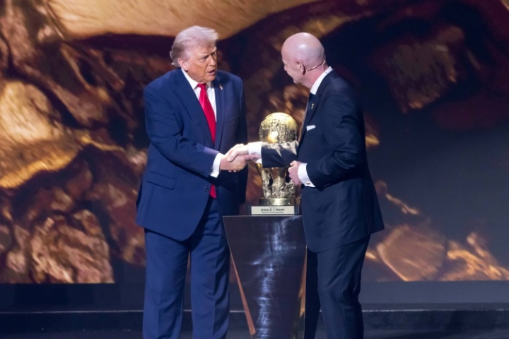FIFA 200亿美元商业出售计划流产 因凡蒂诺面临下台压力