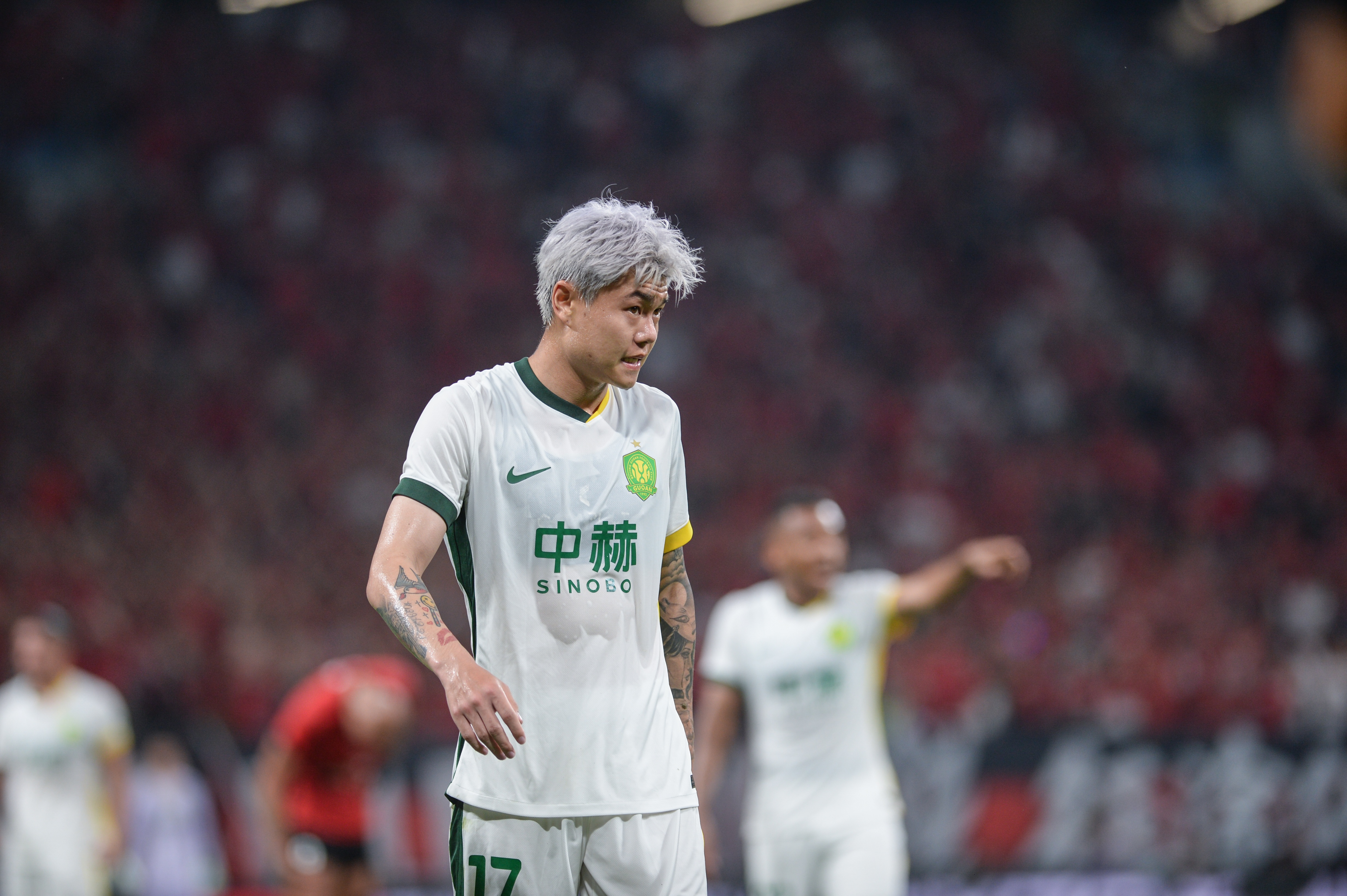 杨立瑜57分钟两射全失赛后致歉：没踢好，抱歉