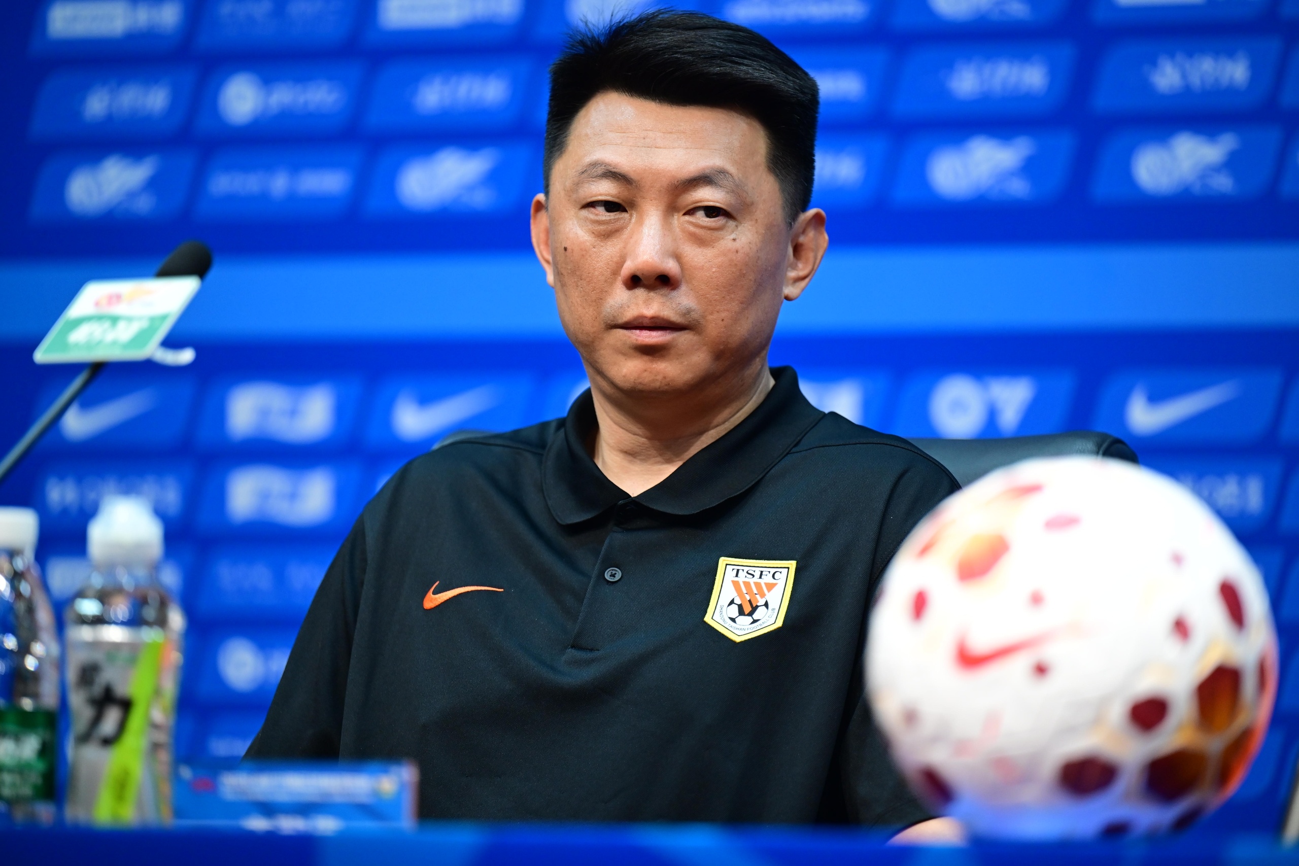 唐田为去世天津球迷致哀:平安回家比什么都重要 唐田为去世天津球迷致哀:平安回家比什么都重要