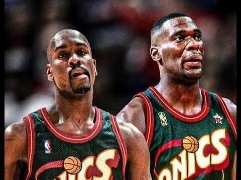 1996年自由市场:乔丹一年3014万,鲨鱼七年1.21亿,NBA格局从此改写 1996年自由市场:乔丹一年3014万,鲨鱼七年1.21亿,NBA格局从此改写