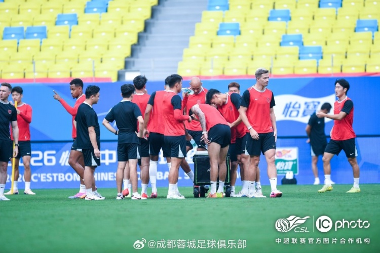 阿洛伊西:进攻端数据不错,定位球攻防是重点打磨环节 阿洛伊西:进攻端数据不错,定位球攻防是重点打磨环节