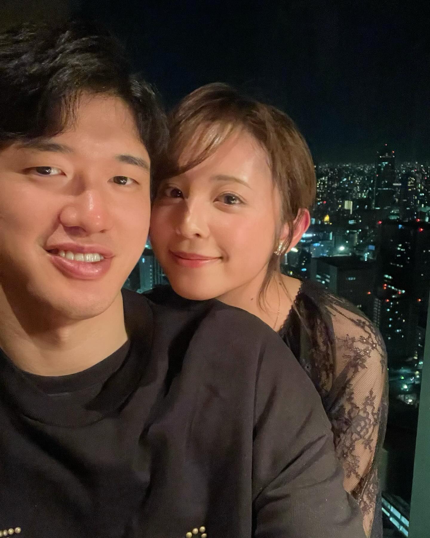 渡边雄太妻子带娃观战世预赛晒照:👶🏻第一次看篮球比赛 渡边雄太妻子带娃观战世预赛晒照:👶🏻第一次看篮球比赛
