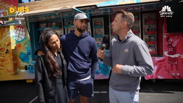 库里：来到奥克兰时我才21岁 这种纽带让我想一直在这里生活